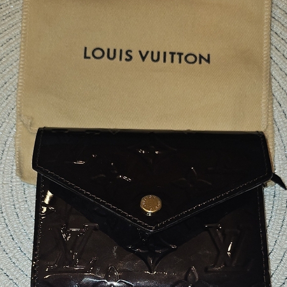 Louis Vuitton Victorine Leather Wallet - Amarante Vernis **Rare Find** - Picture 10 of 14